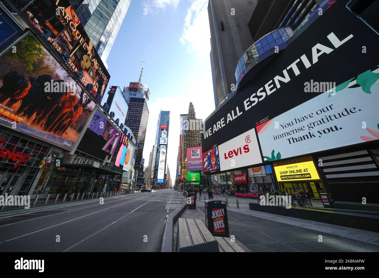 Ein Blick auf einen leeren Times Square in New York City, USA während der Coronavirus-Pandemie am 4. Mai 2020. (Foto von John Nacion/NurPhoto) Stockfoto