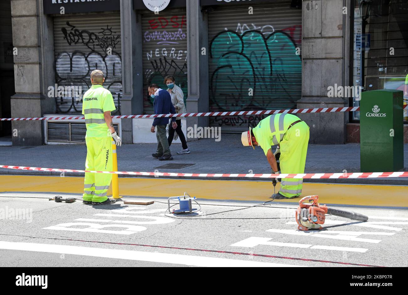Am ersten Tag der Phase 0,5 der Entfindung, in Barcelona, Spanien, am 18.. Mai 2020, arbeitet die Erweiterung der Gehwege der Via Aletana. (Foto von Joan Valls/Urbanandsport/NurPhoto) Stockfoto