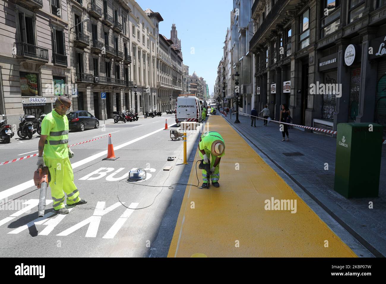 Am ersten Tag der Phase 0,5 der Entfindung, in Barcelona, Spanien, am 18.. Mai 2020, arbeitet die Erweiterung der Gehwege der Via Aletana. (Foto von Joan Valls/Urbanandsport/NurPhoto) Stockfoto