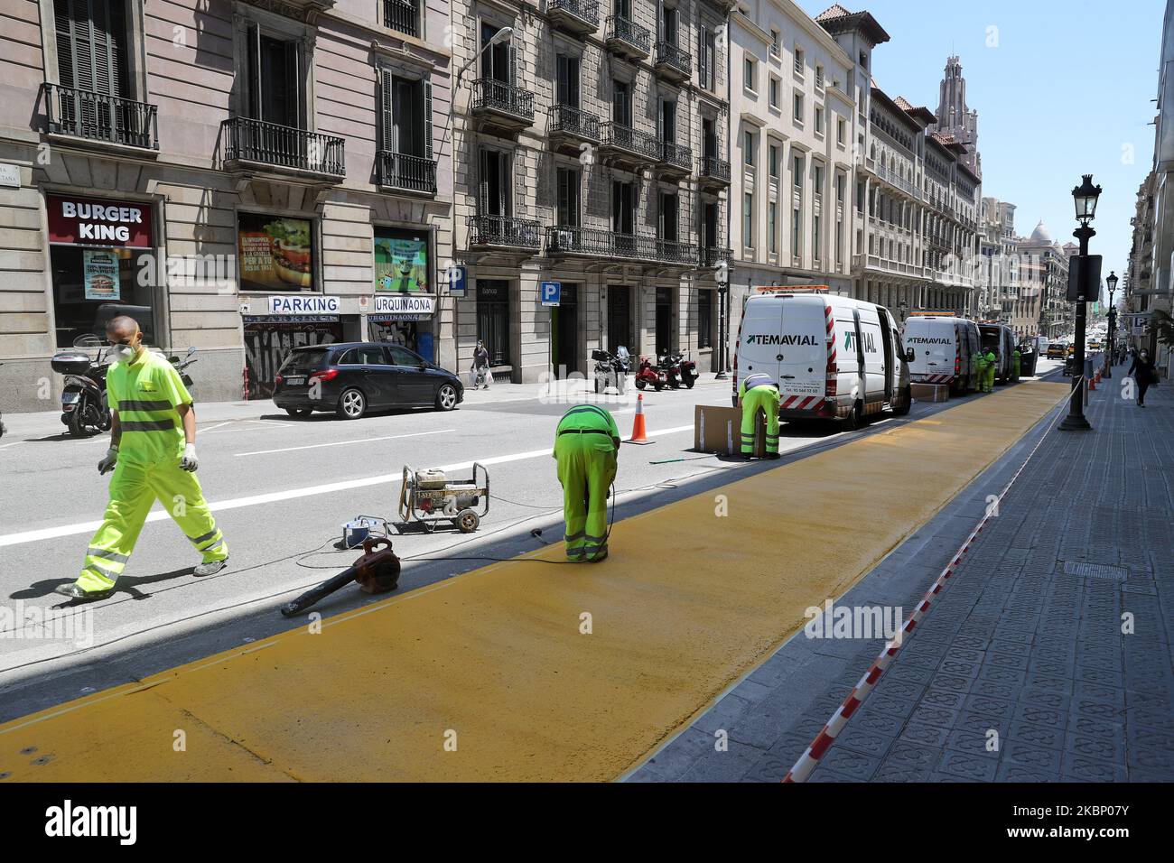 Am ersten Tag der Phase 0,5 der Entfindung, in Barcelona, Spanien, am 18.. Mai 2020, arbeitet die Erweiterung der Gehwege der Via Aletana. (Foto von Joan Valls/Urbanandsport/NurPhoto) Stockfoto