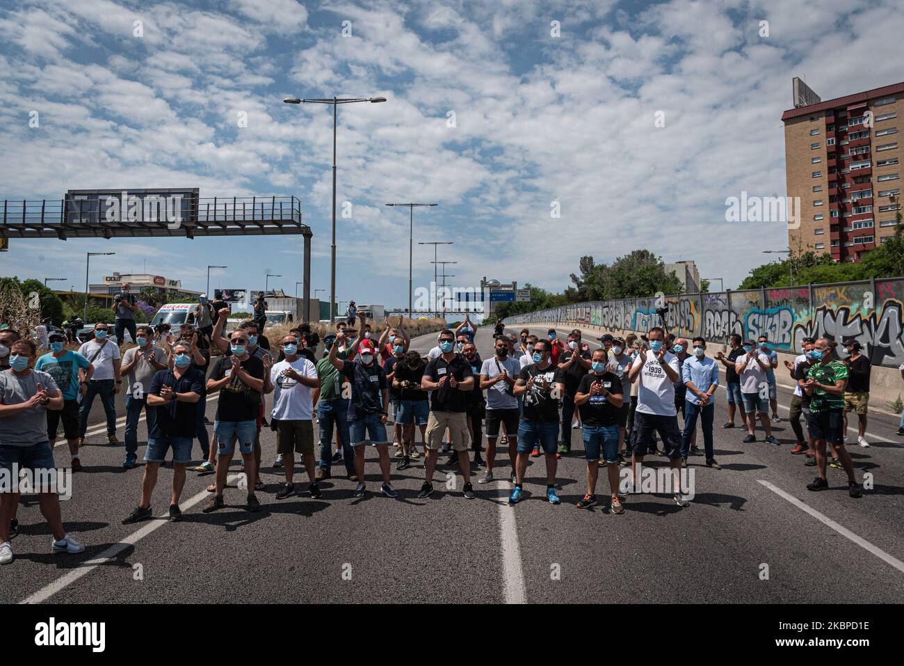 Mehr als 300 Menschen protestierten am 29. Mai 2020 in verschiedenen Nissan-Werken in Barcelona, Spanien, nachdem sie wussten, dass die japanische Autoindustrie aus Katalonien aussteigen und mehr als 25,000 Menschen arbeitslos lassen wird. (Foto von Adria Salido Zarco/NurPhoto) Stockfoto