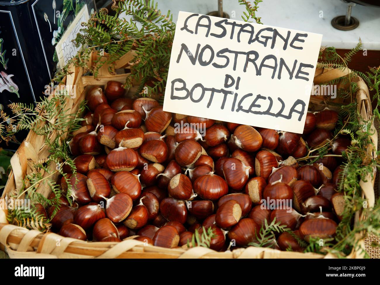 Italien Emilia Romagna Novafeltria: Festa della vendemmia e dei frutti d'autunno . Castagne di Botticella Stockfoto