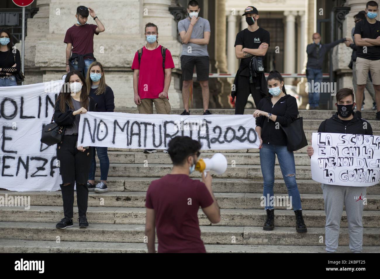 Protest gegen die Abitur 2020 und die italienische Bildungsministerin Lucia Azzolina im italienischen Bildungsministerium, Rom, Italien, 04. Juni 2020 (Foto: Christian Minelli/NurPhoto) Stockfoto