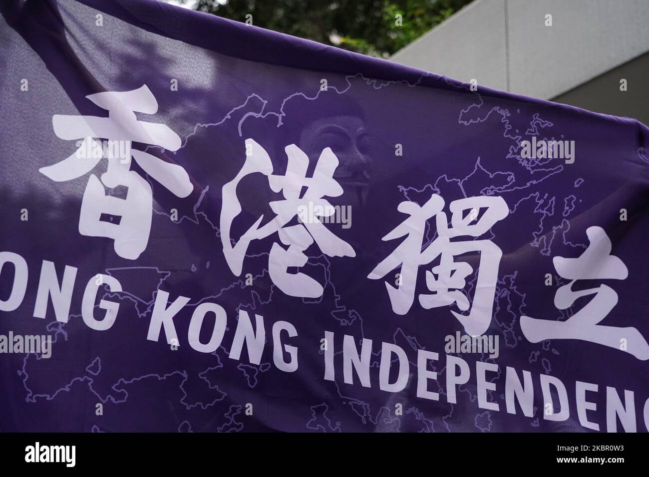 Mehr als hundert Demonstranten versammelten sich am 9. Juni 2020 in Hongkong, China, im Central District, um den einjährigen Jahrestag der Anti-Auslieferungsgesetz-Bewegung zu begehen. Die Bereitschaftspolizei behauptete, dass es sich um eine rechtswidrige Versammlung handelt, und zerstreute den marsch. (Foto von Yat Kai Yeung/NurPhoto) Stockfoto