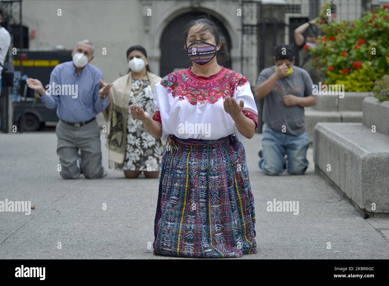 Dominga Choc nimmt am 14. Juni 2020 in Guatemala am Fronleichnam-Tag im Tempel von Santo Domingo Teil (Foto: Deccio Serrano/NurPhoto) Stockfoto