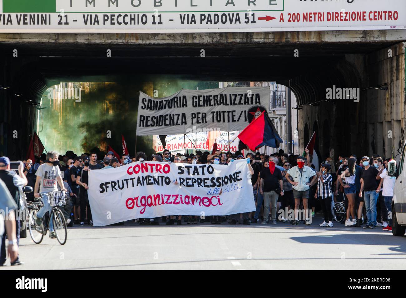 Kundgebung anarchistischer Demonstranten gegen die Region und die italienische Regierung in der Via Padova und der Piazzale Loreto, Mailand, Italien am 20. Juni 2020 (Foto: Mairo Cinquetti/NurPhoto) Stockfoto