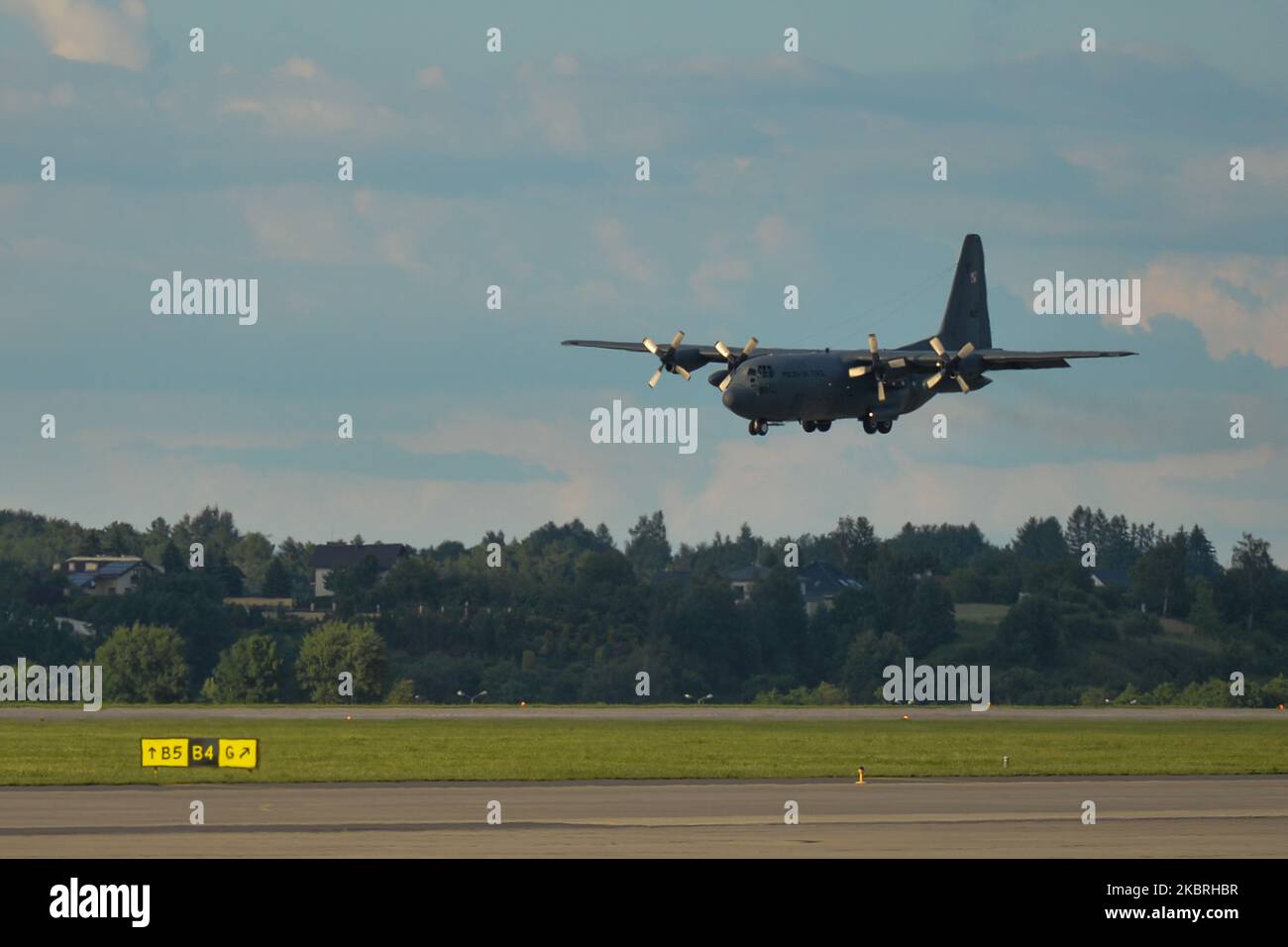 Lockheed C-130 Hercules Militärtransportflugzeug gesehen auf Balice Militärbasis. Am 23. Juni 2020 im Militärflughafen Balice, Krakau, Woiwodschaft Kleinpolen, Polen. (Foto von Artur Widak/NurPhoto) Stockfoto