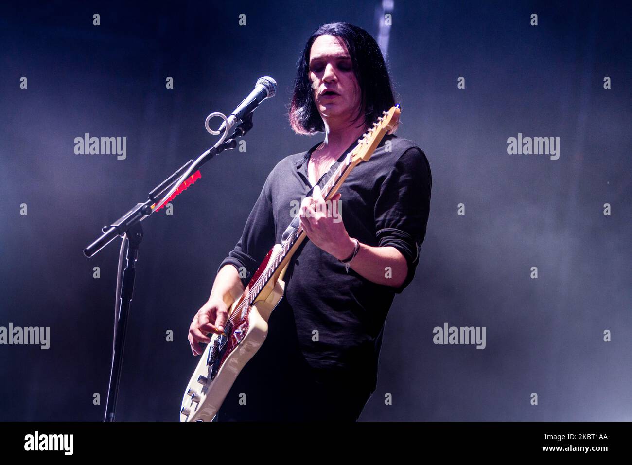 Brian Molko von der Rockband Placebo tritt am 22 2014. Juli live im Ippodromo del Galoppo in Mailand, Italien, auf (Foto: Mairo Cinquetti/NurPhoto) Stockfoto