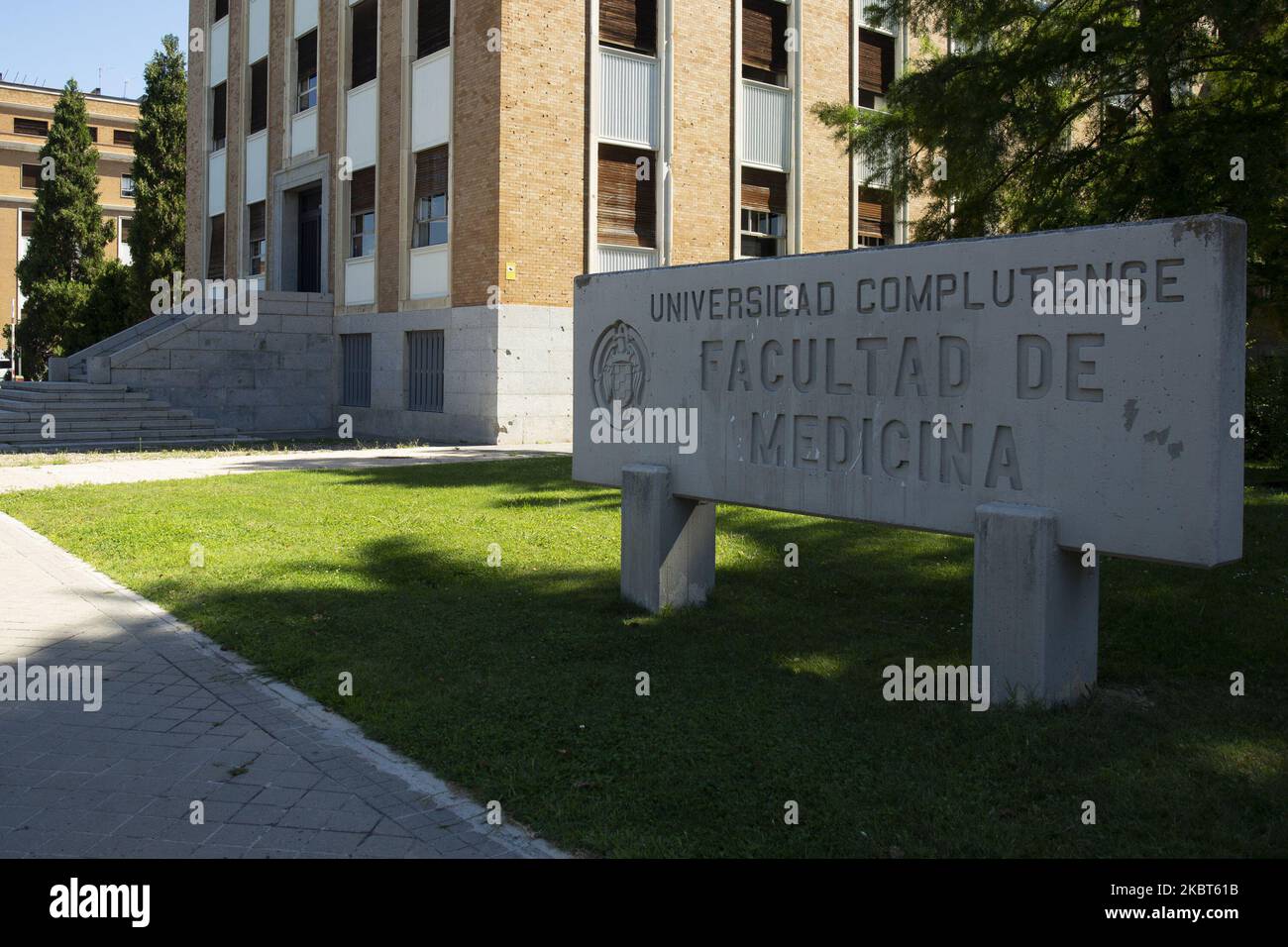 Der Eintrag der Universität am 06. Juli 2020 in Madrid, Spanien. Mehr als 41.000 Studenten nehmen an den Aufnahmeprüfungen der Universität von Madrid ab diesem Montag Teil, was einem Anstieg von 22 Prozent gegenüber dem Vorjahr entspricht. So wird das EVAU-Examen zum ersten Mal aufgrund der gesundheitlichen Krisensituation des Covid-19 um vier Tage verlängert, statt um drei (Foto von Oscar Gonzalez/NurPhoto) Stockfoto