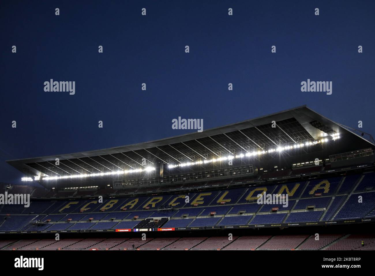 Das leere Camp Nou Stadion während des La Liga Spiels zwischen dem FC Barcelona und der RCD Espanyol hinter verschlossenen Türen aufgrund des Coronavirus im Camp Nou Stadion am 08. Juli 2020 in Barcelona, Spanien. (Foto von Xavier Bonilla/NurPhoto) Stockfoto