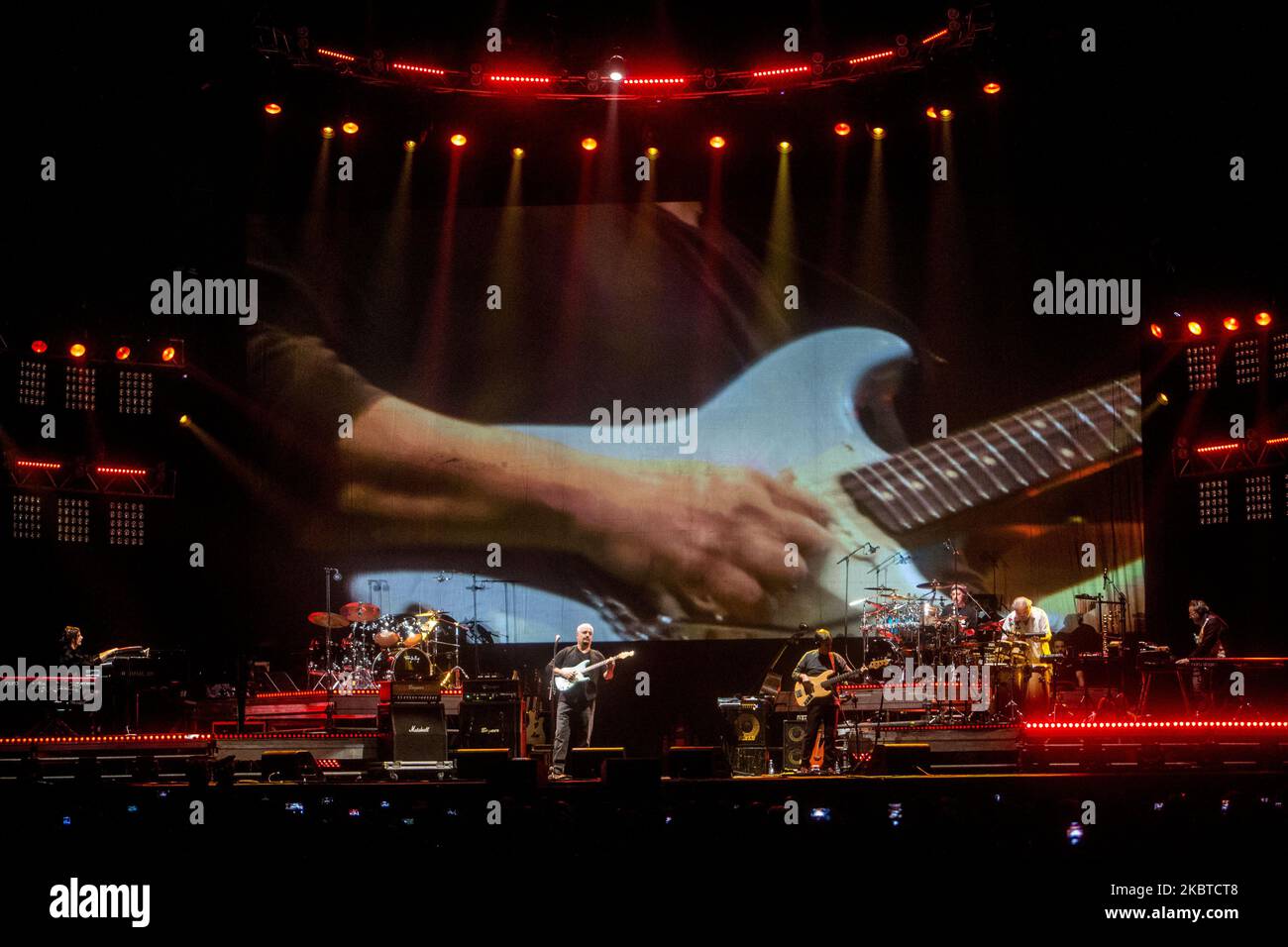 Pino Daniele während seines letzten Konzerts vor seinem Tod im Mediolanum Forum in Mailand, Italien, am 22 2014. Dezember (Foto: Mairo Cinquetti/NurPhoto) Stockfoto