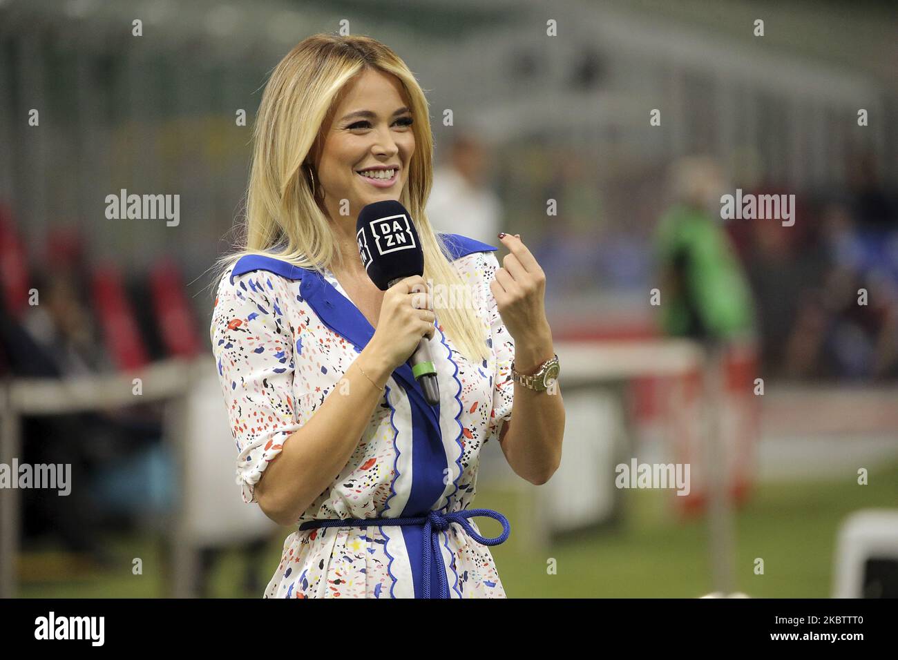 Diletta Leotta an der Spielfeldseite vor dem Spiel der Serie A zwischen AC Mailand und dem FC Bologna im Stadio Giuseppe Meazza am 18. Juli 2020 in Mailand, Italien. (Foto von Giuseppe Cottini/NurPhoto) Stockfoto
