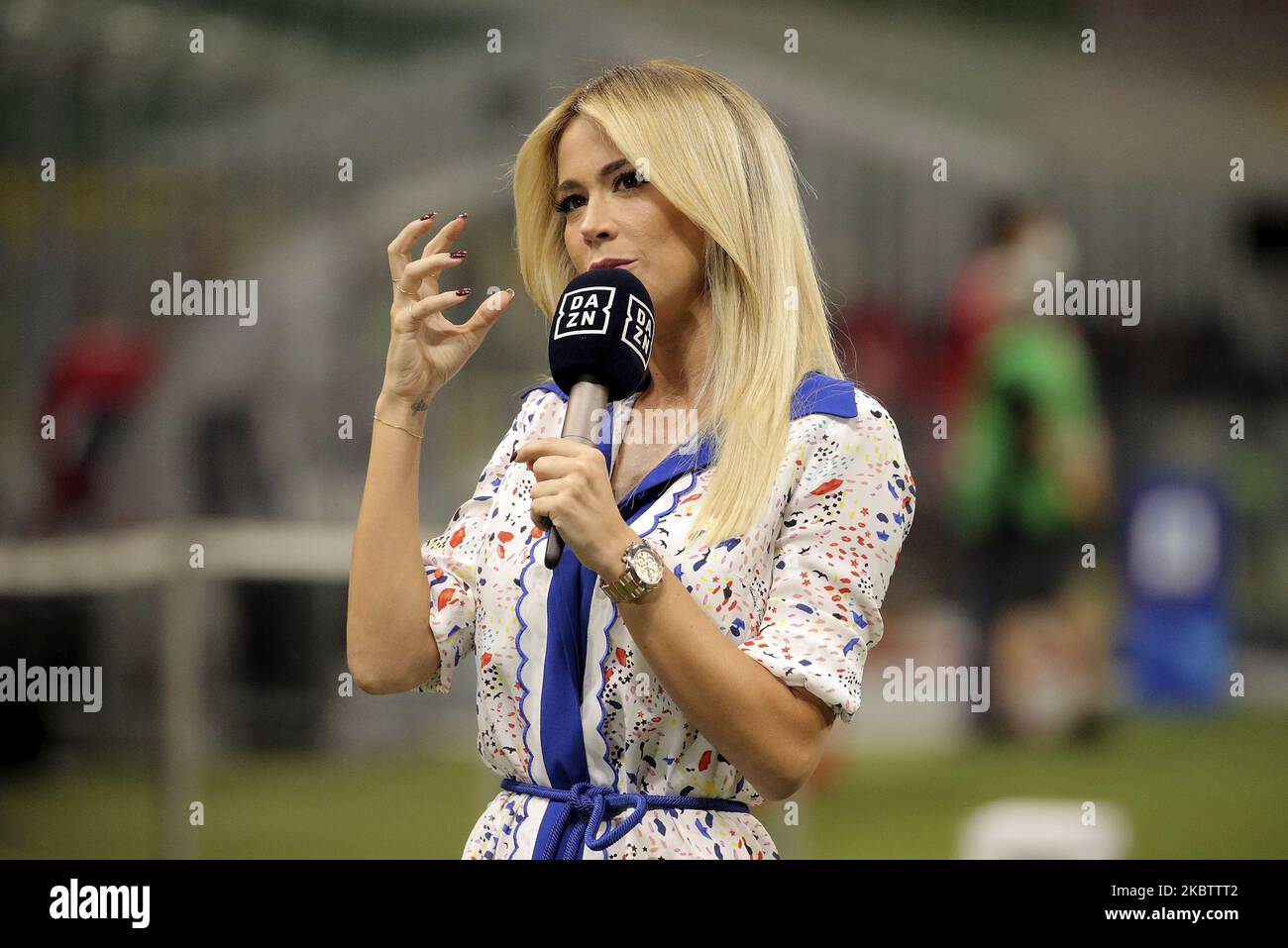 Diletta Leotta an der Spielfeldseite vor dem Spiel der Serie A zwischen AC Mailand und dem FC Bologna im Stadio Giuseppe Meazza am 18. Juli 2020 in Mailand, Italien. (Foto von Giuseppe Cottini/NurPhoto) Stockfoto