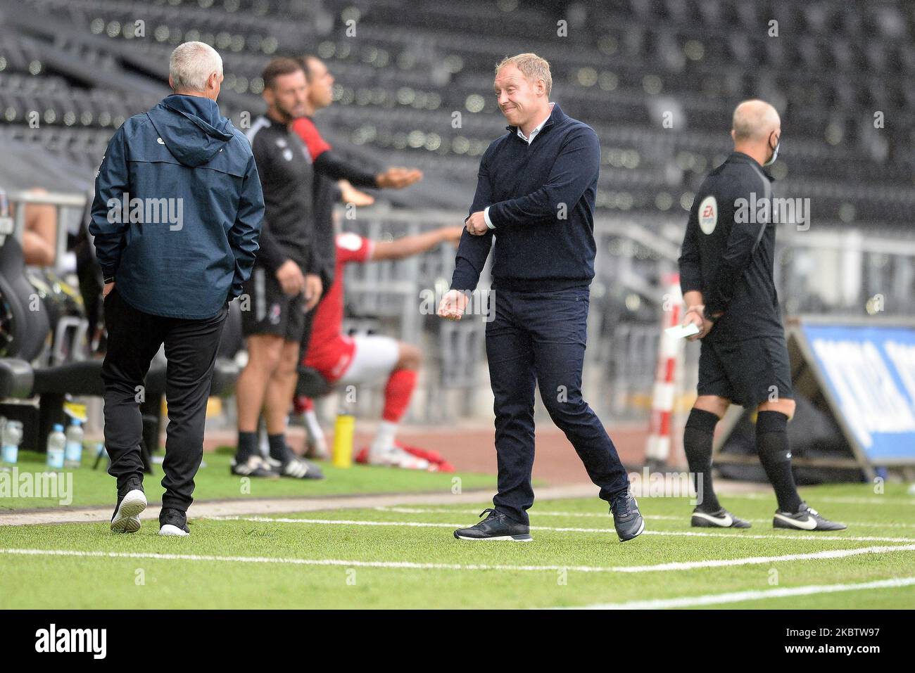 Steve Cooper, Cheftrainer von Swansea, reagiert während des Sky Bet Championship-Spiels zwischen Swansea City und Bristol City im Liberty Stadium am 18. Juli 2020 in Swansea, Wales. (Foto von MI News/NurPhoto) Stockfoto Steve Cooper, Cheftrainer von Swansea, reagiert während des Sky Bet Championship-Spiels zwischen Swansea City und Bristol City im Liberty Stadium am 18. Juli 2020 in Swansea, Wales. (Foto von MI News/NurPhoto) Stockfoto