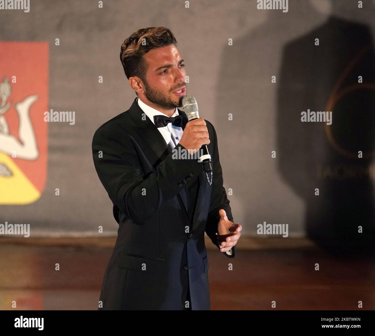 ''Il Volo'' widmet dem Gedenken an Maestro Ennio Morricone im eindrucksvollen antiken Theater von Taormina einen musikalischen Moment mit der Präsentation des Films von Giuseppe Tornatore ''Devotion''. 66. Taorminafilmfest, Taormina (ME), Italien - 18. Juli 2020 (Foto von Gabriele Maricchiolo/NurPhoto) Stockfoto