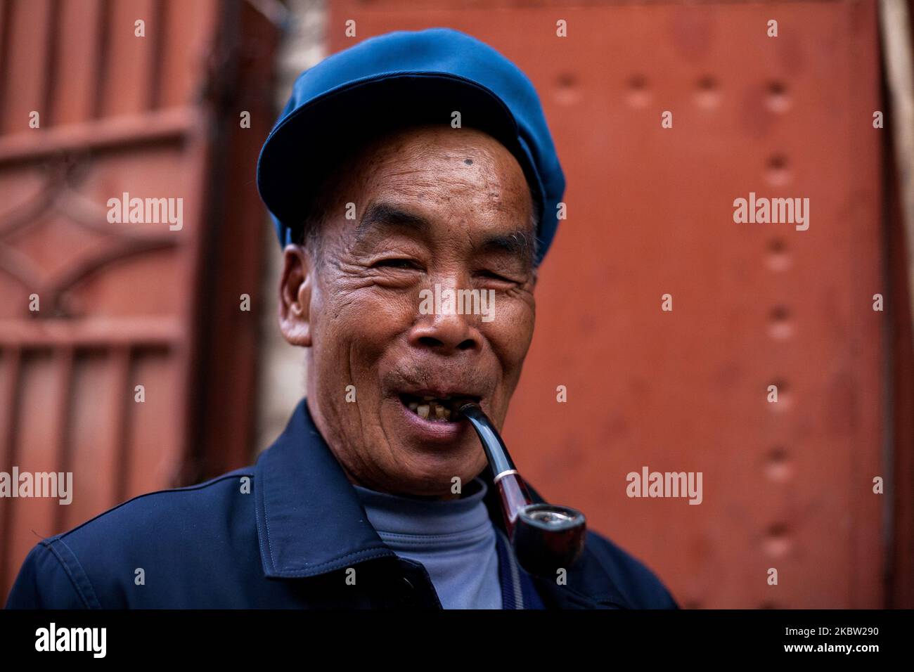 Weishan, China, 30. August 2011. Porträt eines alten Mannes. Weishan, Chine, 30 aout 2011. Portrait d'un viel homme. (Foto von Emeric Fohlen/NurPhoto) (Foto von Emeric Fohlen/NurPhoto) Stockfoto