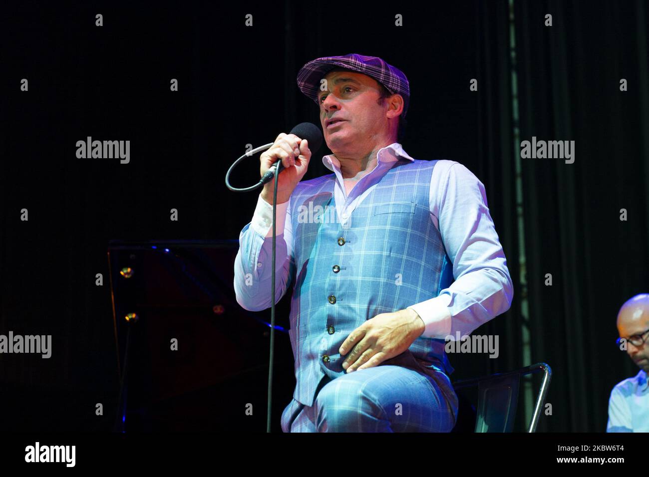 Sänger Zenet tritt während der Konzertreihe „Jazz Palacio Real“ auf, die am 25. Juli 2020 im Patio de Armas des Königspalastes in Madrid stattfindet (Foto: Oscar Gonzalez/NurPhoto) Stockfoto