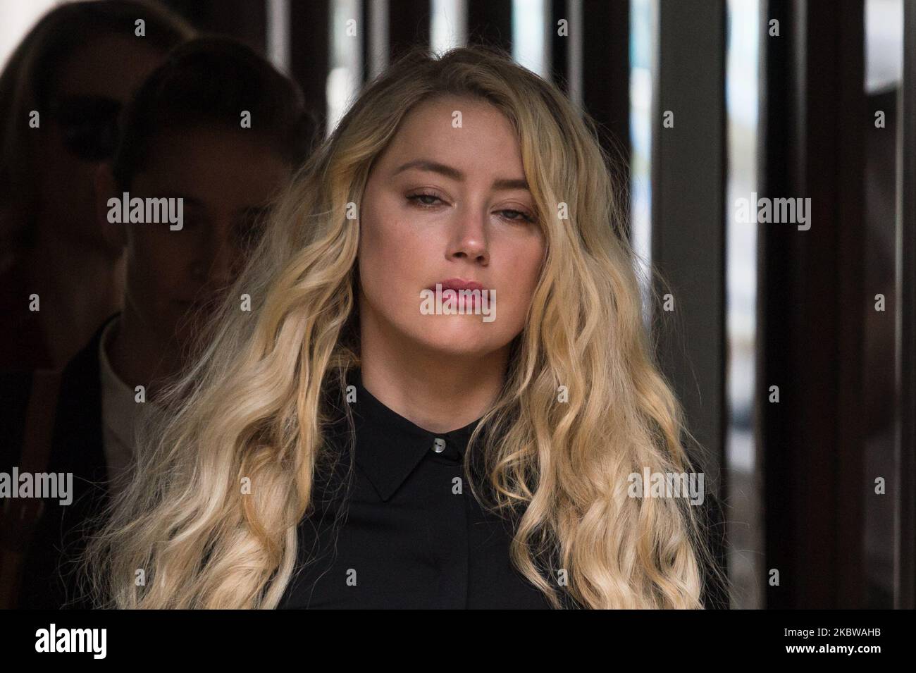 Amber Heard trifft am letzten Tag der Anhörung zum Verleumdungsverfahren gegen die Zeitung Sun am 28. Juli 2020 in London, England, vor den königlichen Gerichtshöfen ein. Heute wird das Gericht die endgültigen Stellungnahmen von David Sherborne im Namen von Johnny Depp hören, der den Herausgeber der Sun, News Group Newspapers, wegen eines Artikels aus dem Jahr 2018 verklagt, in dem er beschuldigt wurde, während ihrer Ehe gegen Amber gewalttätig gewesen zu sein. (Foto von Wiktor Szymanowicz/NurPhoto) Stockfoto