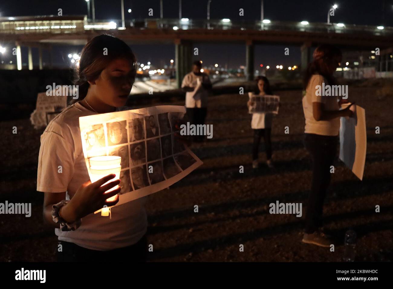 Mitglieder der religiösen Vereinigung Angels Botschafter beten für die Opfer des Massakers von Texas Paso am 3. August 2019 in Ciudad Juarez, Chihuahua, Mexiko. (Foto von David Peinado/NurPhoto) Stockfoto