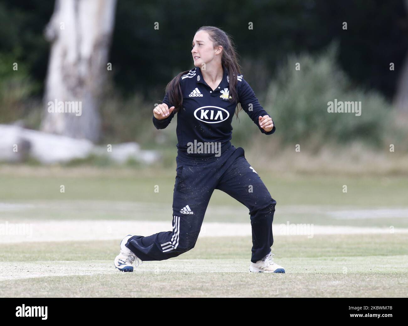 Surrey Women's Alice Capsey während der London Championship zwischen Essex Women CCC und Surrey Women CCC am 03.. August 2020 im Gidea Park & Romford Cricket Club, London (Foto von Action Foto Sport/NurPhoto) Stockfoto