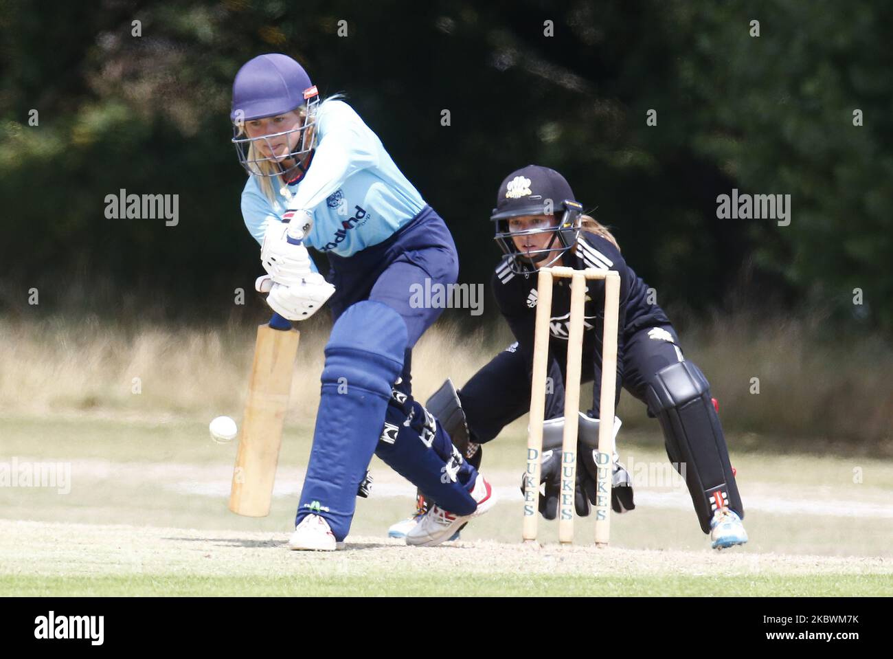 Hayley Brown von Essex Women und Surrey Women's Rhianna Southby während der London Championship zwischen Essex Women CCC und Surrey Women CCC im Gidea Park & Romford Cricket Club, London am 03.. August 2020 (Foto by Action Foto Sport/NurPhoto) Stockfoto