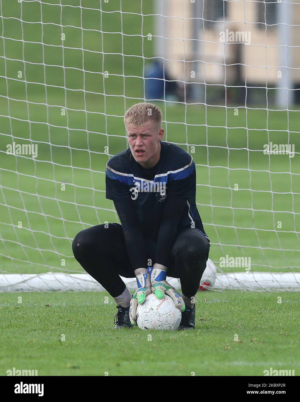 Hartlepool united torwart brad young Fotos und Bildmaterial in hoher