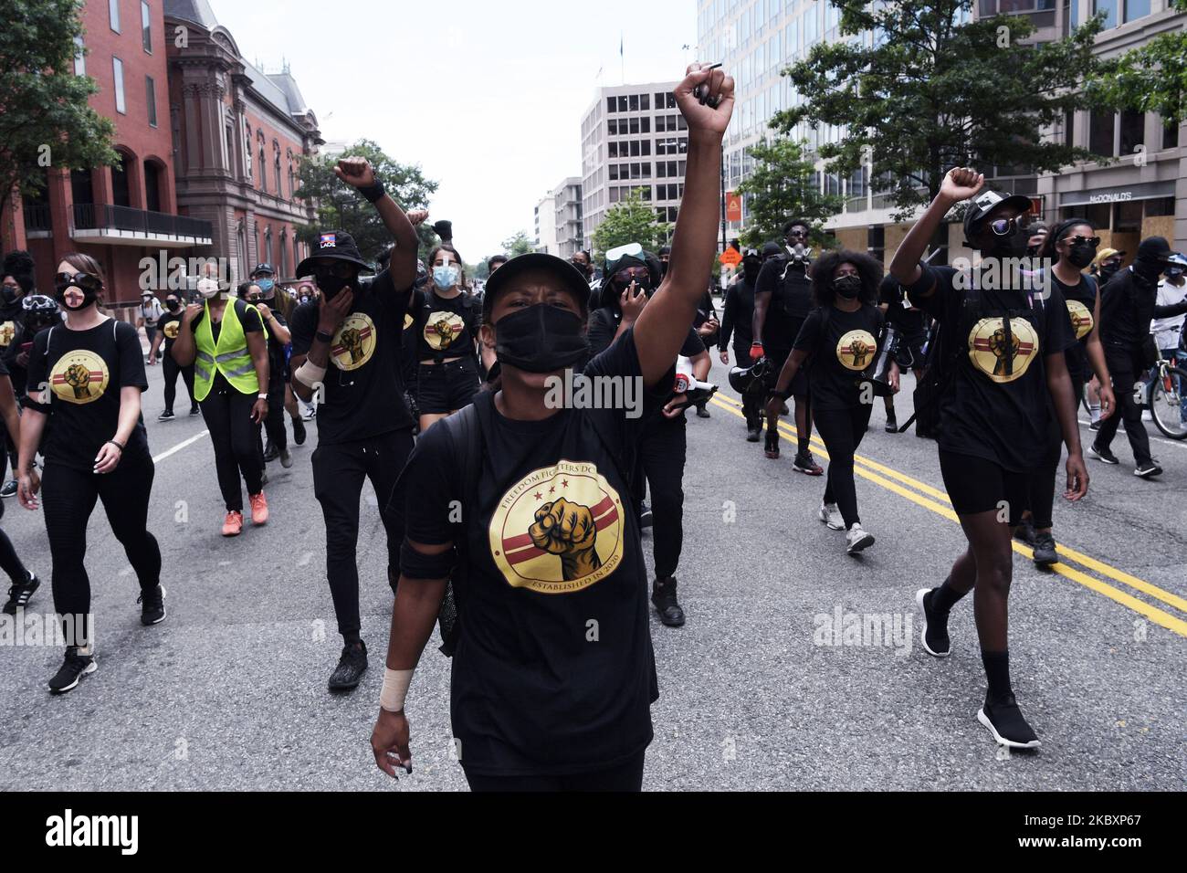 Protestierende der Freedom Fighter DC Bewegung marschieren am 28. August 2020 in Washington DC, USA, gegen die Brutalität der Polizei und definanzieren die Polizei. (Foto von Lenin Nolly/NurPhoto) Stockfoto