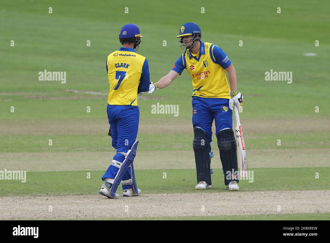 Alex Lees von Durham und Graham Clark während des Vitality Blast T20-Spiels zwischen dem Durham County Cricket Club und Nottinghamshire am Samstag, dem 29.. August 2020, in Emirates Riverside, Chester le Street. (Foto von Mark Fletcher/MI News/NurPhoto) Stockfoto