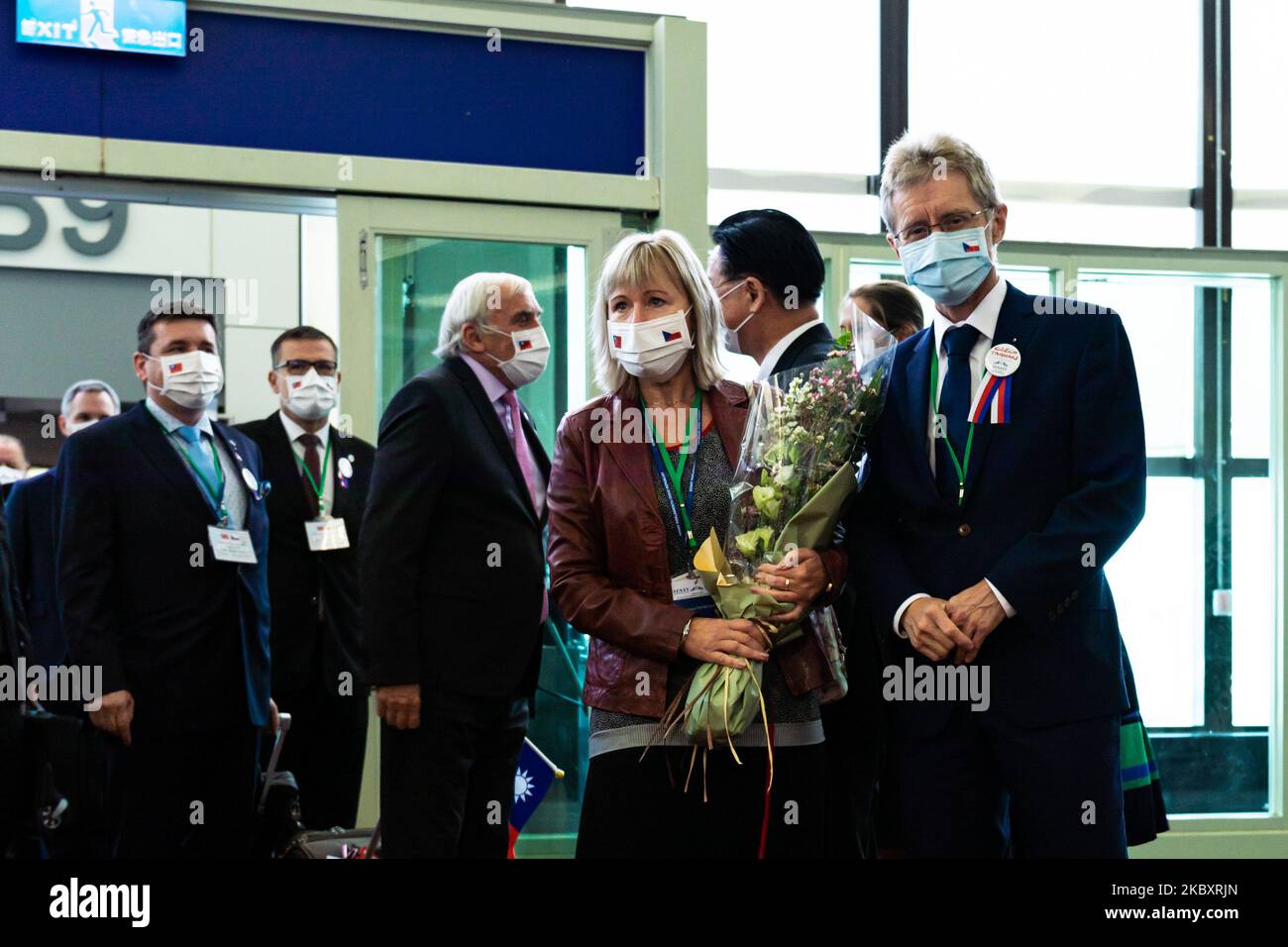 Der tschechische Senatsvorsitzende Milos Vystrcil und sein Ehepartner posieren für die Pressefotografen in Taipei, Taiwan, am 30. August 2020. (Foto von Jose Lopes Amaral/NurPhoto) Stockfoto