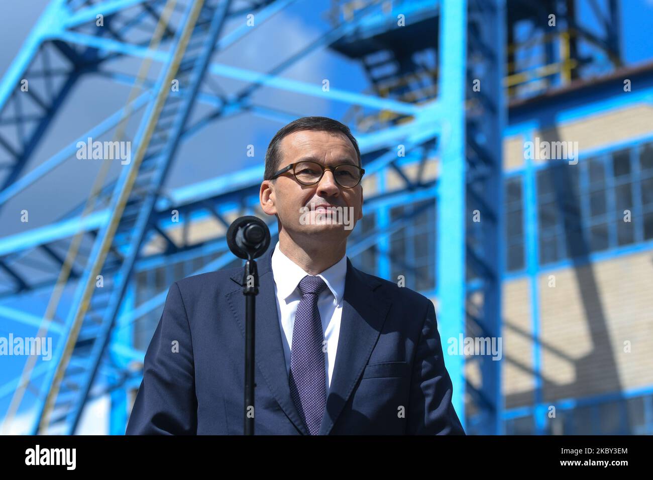 Premierminister Mateusz Morawiecki beim Besuch der historischen Guido-Kohlemine in Zabrze. In den letzten Tagen hat der polnische Premierminister Schlesien erneut besucht. Dieses Mal war der Grund die Feier des 40.. Jahrestages der Gründung der "Solidarität", der ersten unabhängigen Gewerkschaft im ehemaligen Sowjetblock. Am 3. September 2020 in Zabrze, Woiwodschaft Schlesien, Polen. (Foto von Artur Widak/NurPhoto) Stockfoto