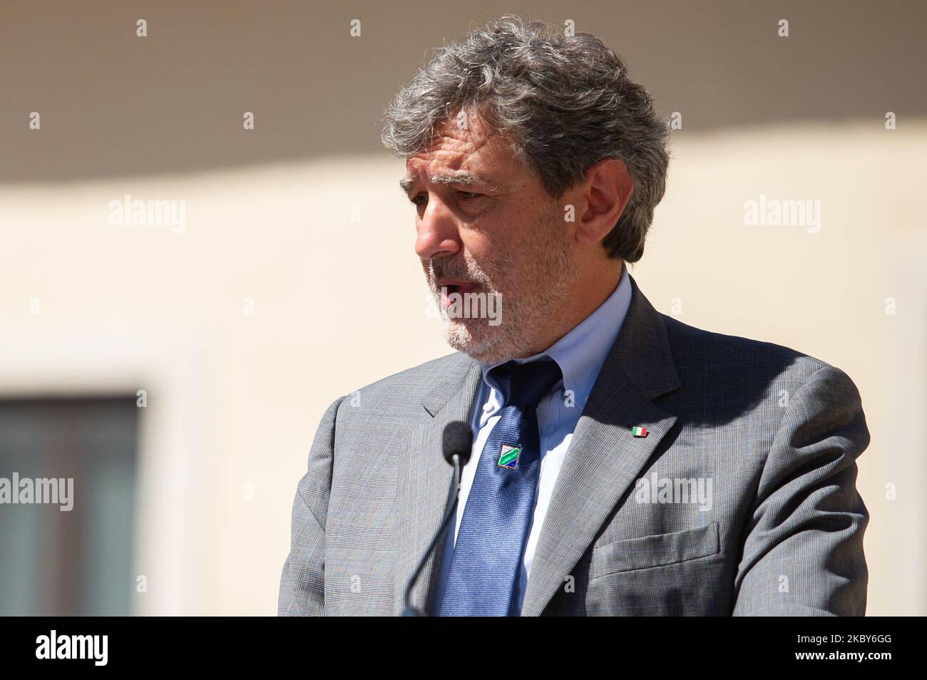 Marco Marsilio, Präsident der Region Abruzzen, spricht während der Pressekonferenz des MAXXI Museums in L'Aquila am 5. September 2020. (Foto von Lorenzo Di Cola/NurPhoto) Stockfoto