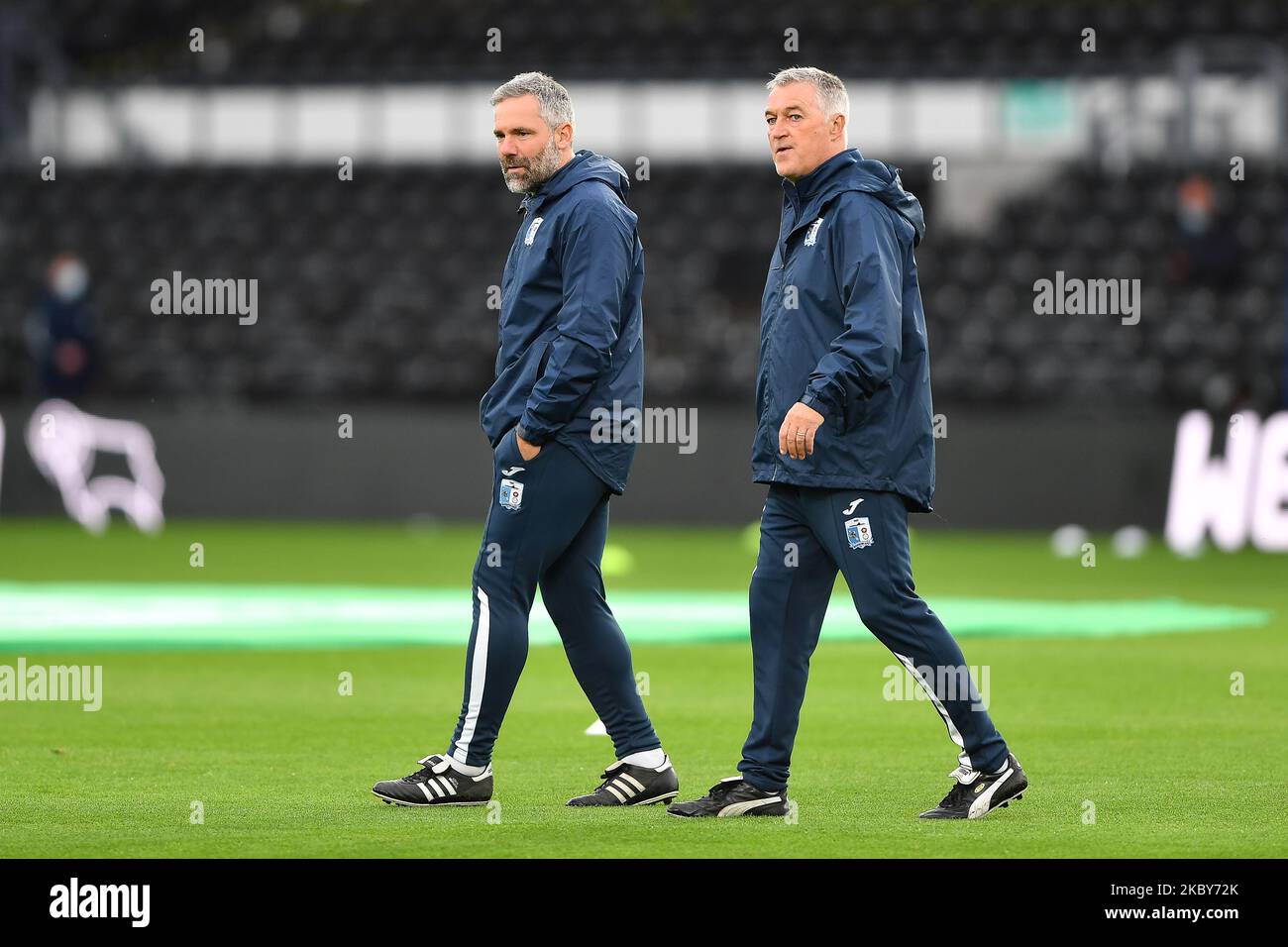 Barrow-Manager David Dunn und Barrow-Assistenzmanager Rob Kelly während des Carabao-Cup-Spiels zwischen Derby County und Barrow im Pride Park, Derby, England, am 5. September 2020. (Foto von Jon Hobley/MI News/NurPhoto) Stockfoto