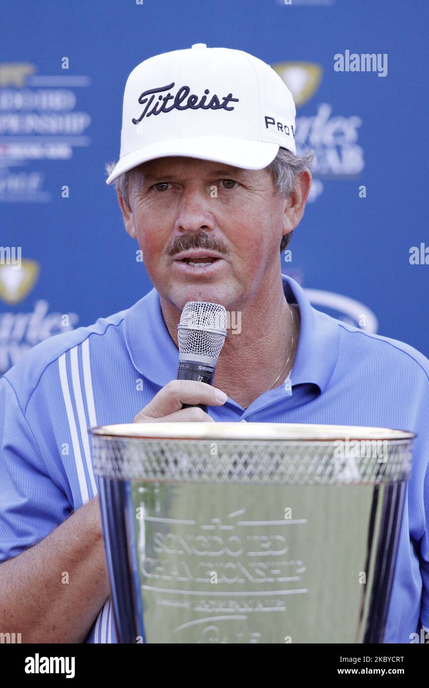 Jay Don Blake aus den USA spricht über den Turniersieg während des PGA Tour Songdo IBD Meisterschaftsgewinns im Jack Nicklaus Golf Club in Incheon am 18. September 2011. Jay Don Blake überlebte am Sonntag eine fünfLoch-Playoff-Runde mit vier Spielern und gewann die Champions Tour Songdo Championship in Südkorea. Es war der erste Turniersieg für Blake seit 1991, als er 1991 die Shearson Lehman Brothers Open und die Argentina Open gewann. (Foto von Seung-il Ryu/NurPhoto) Stockfoto