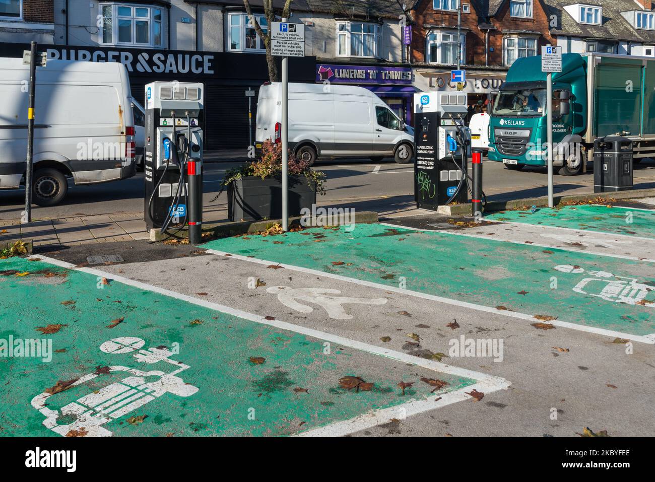 Ladestation für Elektrofahrzeuge in Kings Heath, Birmingham, Großbritannien Stockfoto