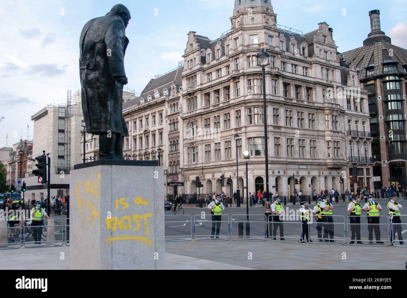 Winston Churchill Statue am letzten Tag des 10-tägigen Aussterbens mit Sprühfarbe zerstört Rebellion Proteste am 10. September 2020 in London, Großbritannien (Foto von Robin Pope/NurPhoto) Stockfoto