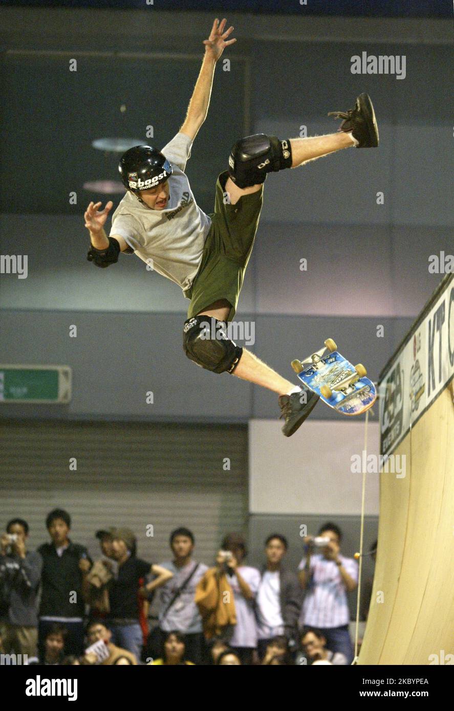 Spieler in Aktion bei einem Finale der World Skate Board Championship Asia 2004, das am 31. Oktober 2004 in Seoul, SAM SUNG-DONG, COEX, stattfand. (Foto von Seung-il Ryu/NurPhoto) Stockfoto