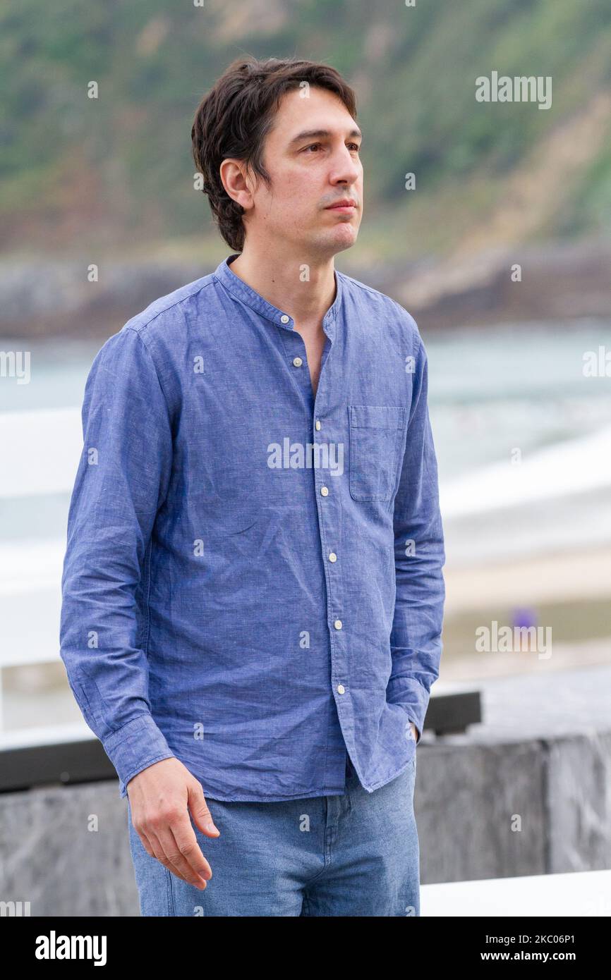 Pablo Agüero nimmt am 19. September 2020 im Kursaal in San Sebastian, Spanien, an der Fotoschau „Akelarre“ Teil, die während des San Sebastian International Film Festival 68. stattfand. (Foto von Frank Lovicario/NurPhoto) Stockfoto