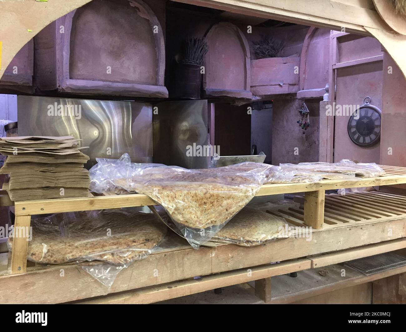 Backöfen zum Backen von Flachbrot in einer iranischen Bäckerei in Toronto, Ontario, Kanada. (Foto von Creative Touch Imaging Ltd./NurPhoto) Stockfoto