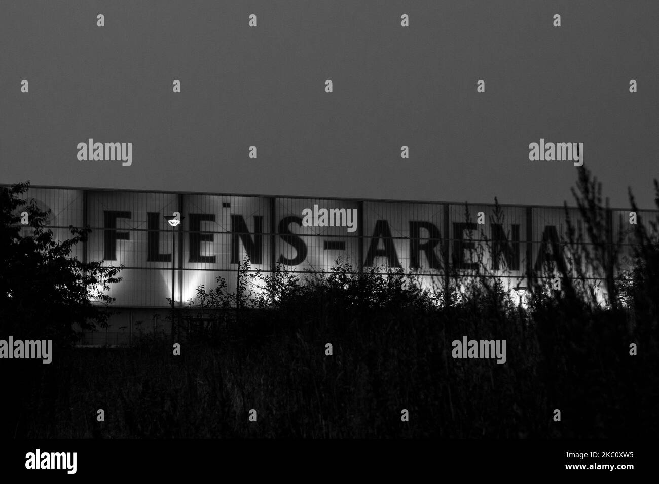 Die Flens-Arena der SG Flensburg-Handewitt war vor dem EHF Velux Champions League-Spiel der SG Flensburg-Handewitt mit dem FC Porto am 30. September 2020 in der Flens-Arena in Flensburg, Deutschland, zu sehen. Das Spiel ist das erste Heimspiel mit Fans seit Anfang März, als die Handballsaison aufgrund der anhaltenden Coronavirus-Pandemie abgesagt wurde. Ein ausgeklügeltes Hygienekonzept wurde umgesetzt. (Foto von Peter Niedung/NurPhoto) Stockfoto