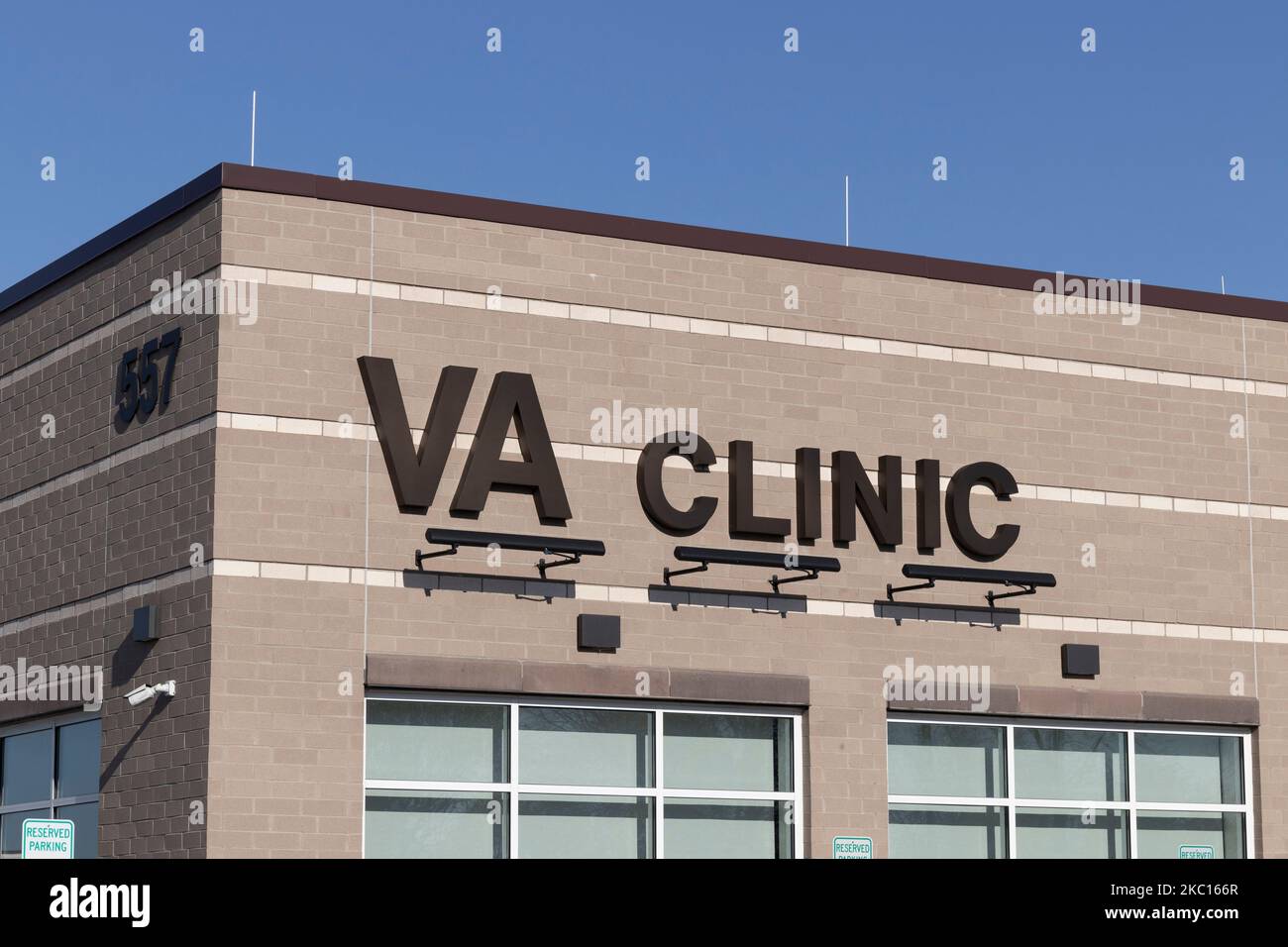 Brownsburg - ca. November 2022: VA-Klinik. Das U.S. Department of Veterans Affairs bietet Militärveteranen Gesundheitsdienste an. Stockfoto