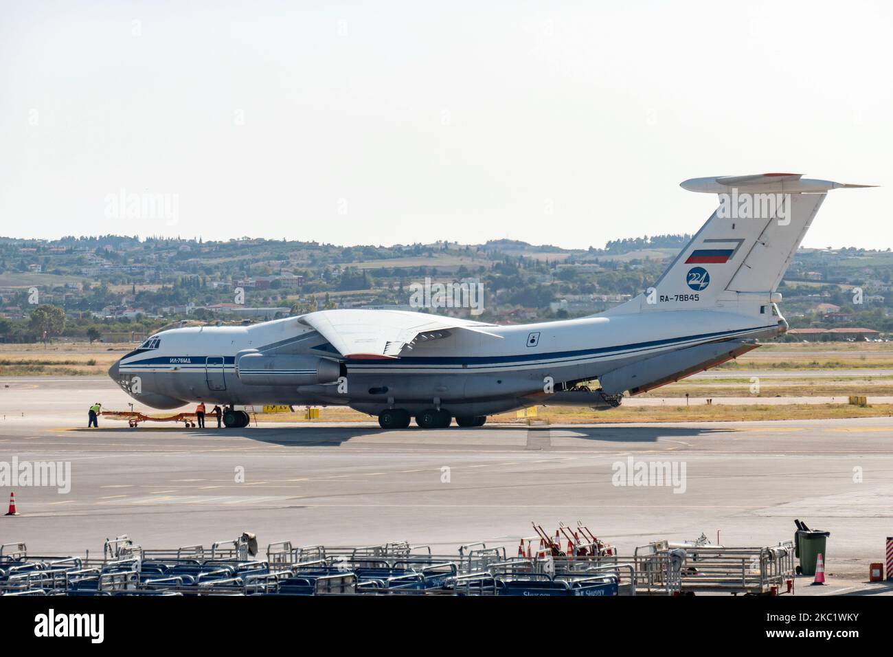 Eine Sowjetunion stellte Ilyushin Il-76MD kommerzielle Frachter-Flugzeuge her, die schwere Fracht transportierten, wie sie auf dem Asphalt abgestellt waren und am 21. September 2020 vom internationalen Flughafen Thessaloniki, SKG LGTS, abflogen. Der viermotorige Turbofan IL76 mit der Registrierung RA-78845 gehört der russischen Regierung, insbesondere der Luftwaffe der Russischen Föderation. Der Flugzeugtyp hatte seinen ersten Flug am 1971. März. Thessaloniki, Griechenland am 21. September 2020 (Foto von Nicolas Economou/NurPhoto) Stockfoto