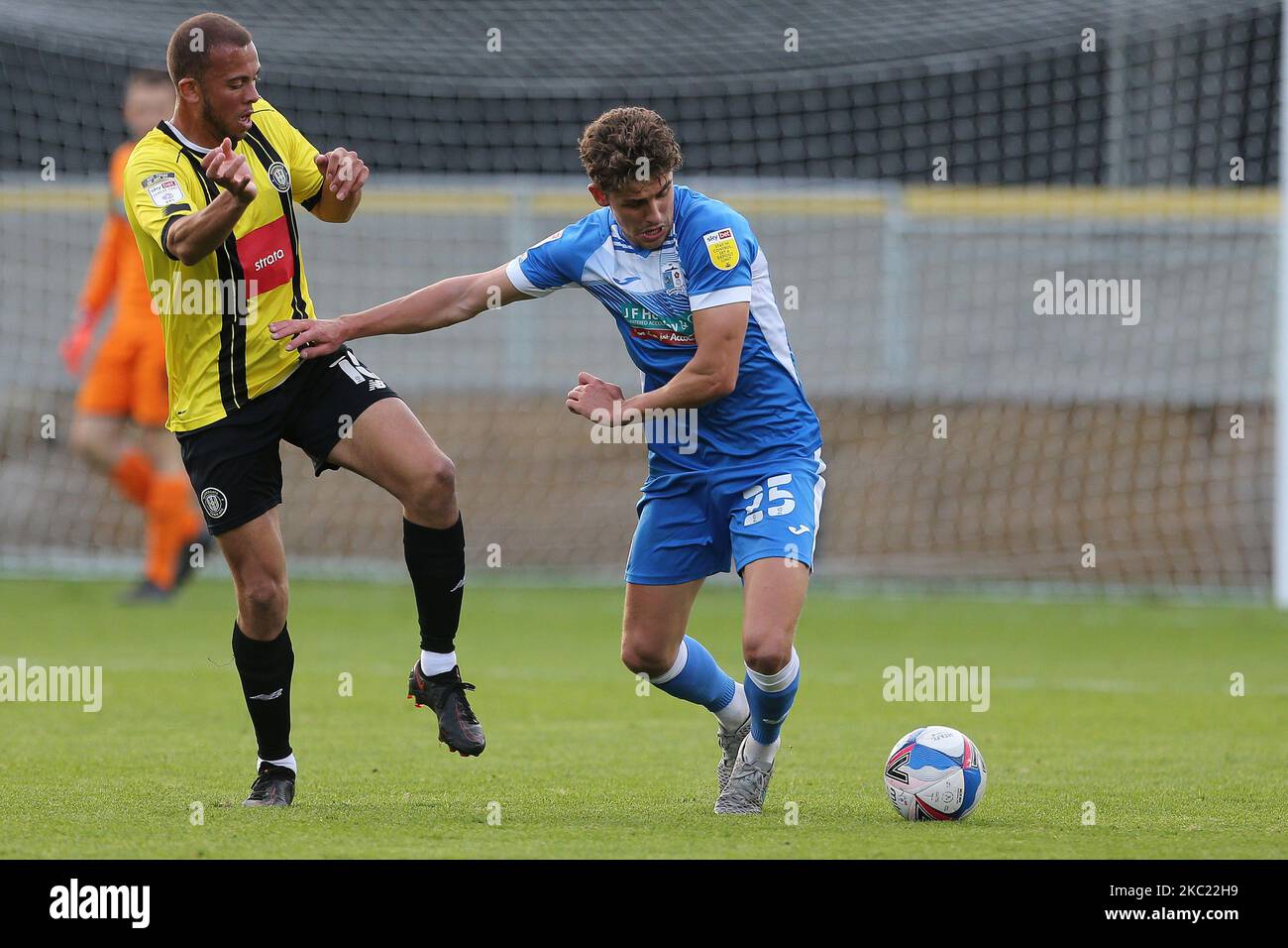 Während des Sky Bet League 2-Spiels zwischen Harrogate Town und Barrow in Wetherby Road, Harrogate, England am 17.. Oktober 2020. (Foto von Mark Fletcher/MI News/NurPhoto) Stockfoto