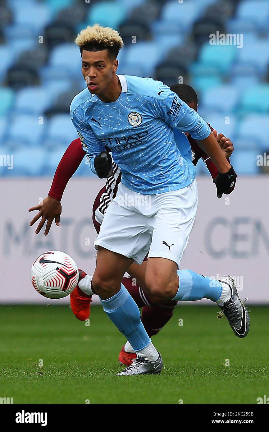 Manchester City führt Felix Nmecha während des Premier League 2-Spiels zwischen Manchester City und Leicester City im Academy Stadium, Manchester, England am 18.. Oktober 2020. (Foto von Chris Donnelly/MI News/NurPhoto) Stockfoto