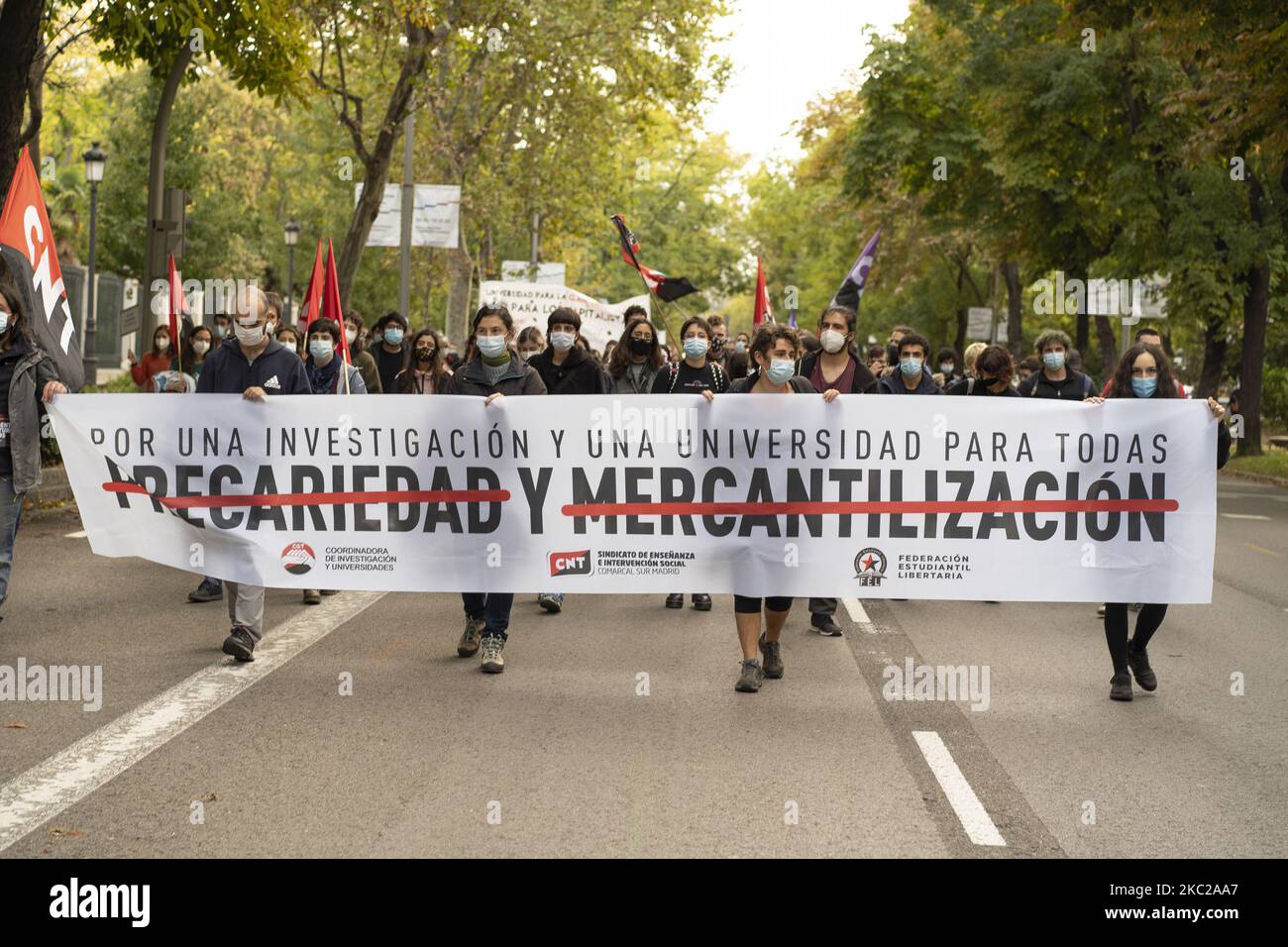 Demonstration während eines Protestes, um Verbesserungen für Studenten von Universitäten und Forschungszentren nach dem Covid-19 in Madrid, Spanien, am 21. Oktober 2020 zu fordern. (Foto von Oscar Gonzalez/NurPhoto) Stockfoto
