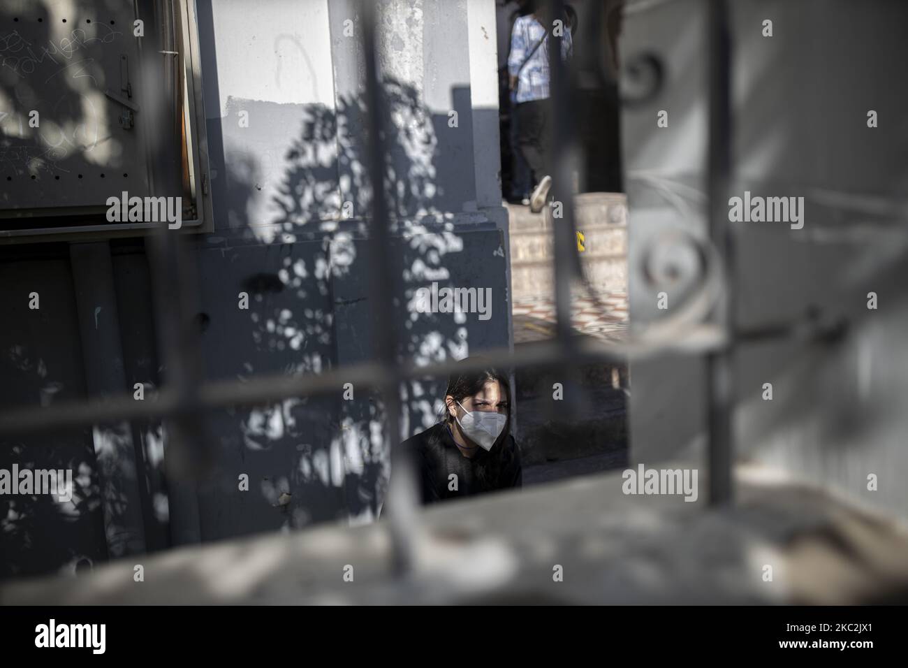 Die chilenische Bevölkerung im Wahllokal während des nationalen Referendums am 25. Oktober 2020 in Santiago, Chile. (Foto von Felsnadel Vargas Figueroa/NurPhoto) Stockfoto