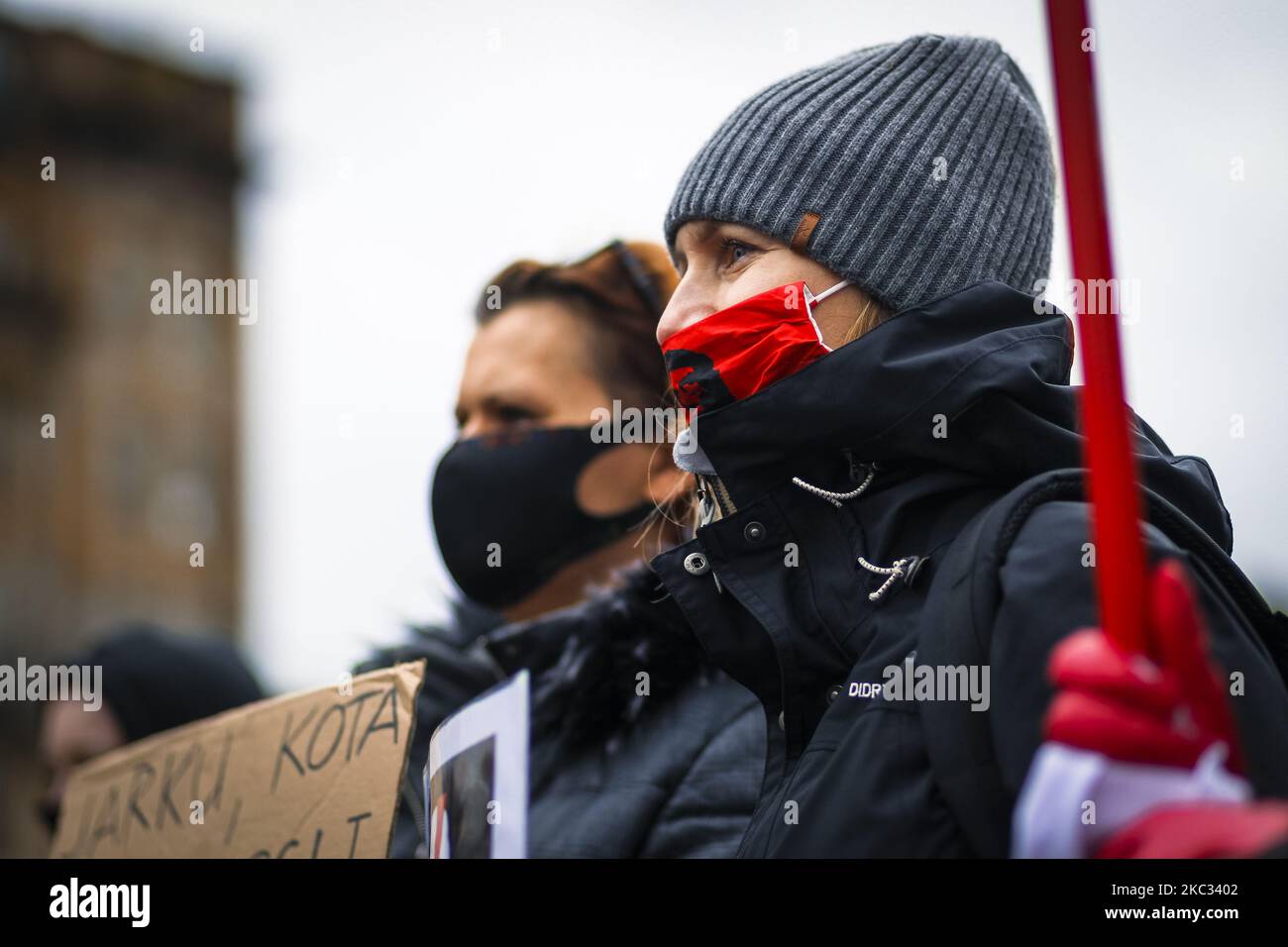 Anhänger von Pro-Choice protestieren am 01. November 2020 in Glasgow, Schottland, gegen Einschränkungen des Abtreibungsgesetzes in Polen. Dies geschieht, nachdem das Verfassungsgericht letzte Woche entschieden hat, dass Abtreibung aufgrund eines irreversiblen fetalen Defekts oder einer unheilbaren Krankheit, die das Leben des Fötus bedroht, gegen die polnische Verfassung verstößt, was ein nahezu totales Verbot von Kündigungen zur Folge hat. (Foto von Ewan Bootman/NurPhoto) Stockfoto