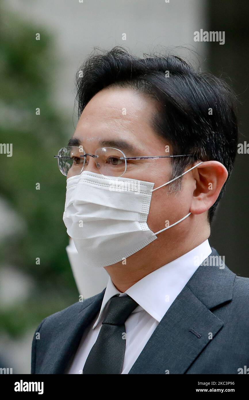 Jay Y. Lee, Vizepräsident von Samsung Electronics (Jae-yong Lee), kommt am 09. November 2020 in Seoul, Südkorea, zum Obergericht von Seoul. Jay Y. Lee hat wiederholt alle seine Anschuldigungen bestritten, aber es besteht die Möglichkeit, ins Gefängnis zurückzukehren, wenn er verurteilt wird. (Foto von Chris Jung/NurPhoto) Stockfoto