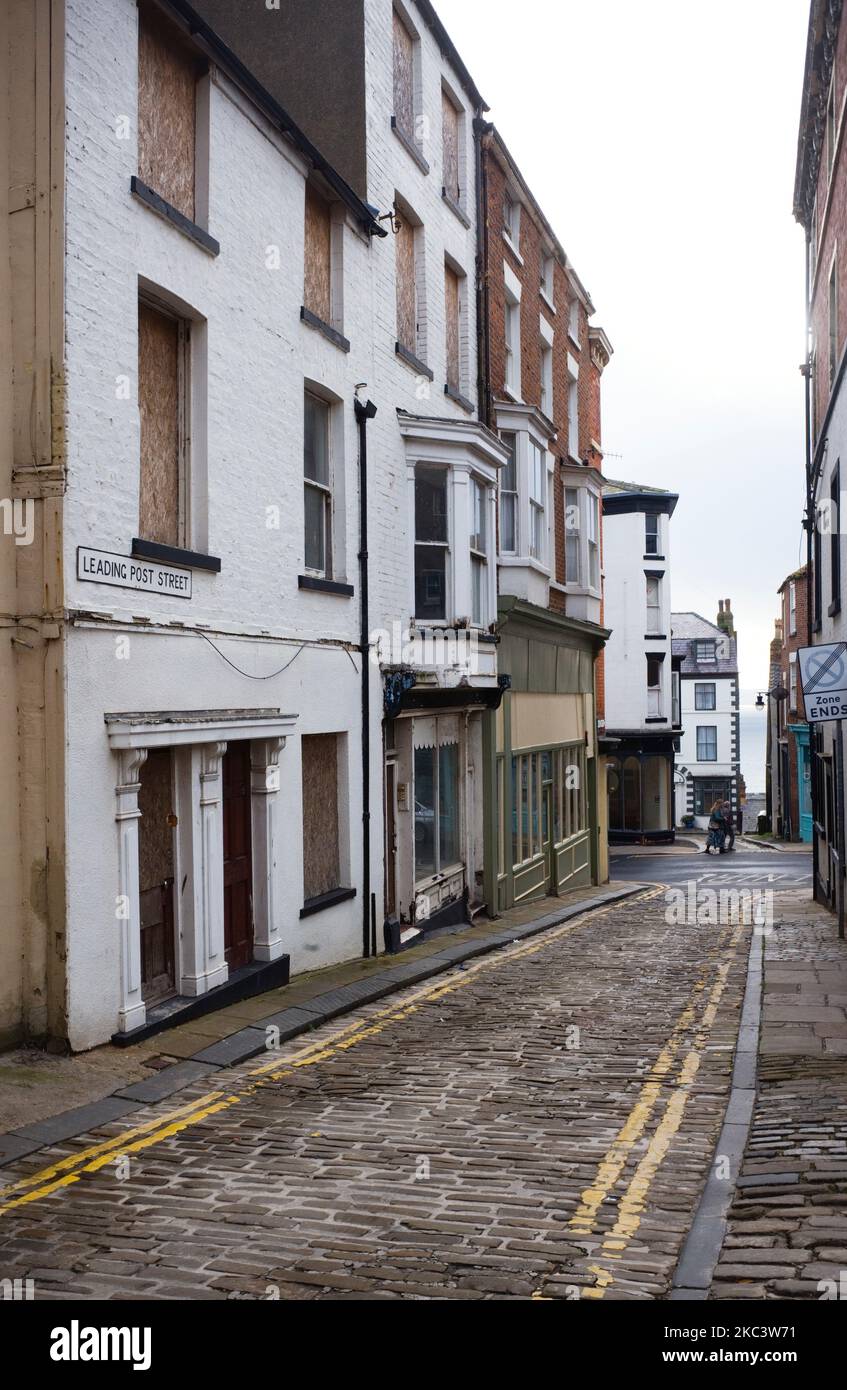 Leading Post Street mit Blick auf das Meer in Scarborough Stockfoto