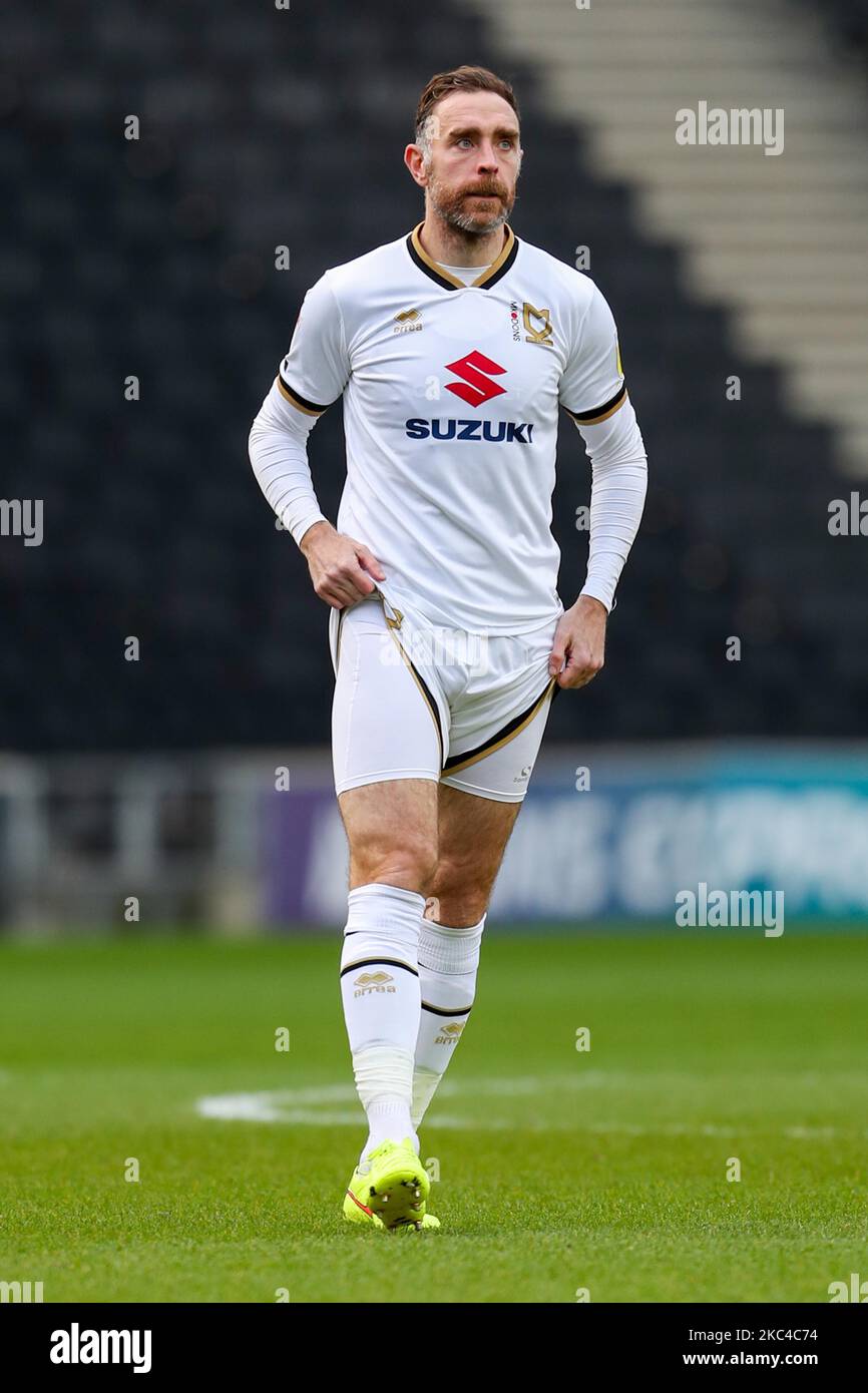 Milton Keynes Dons Richard Keogh während der ersten Hälfte der Sky Bet League ein Spiel zwischen MK Dons und Hull City im Stadium MK, Milton Keynes am Samstag, den 21.. November 2020. (Foto von John Cripps/MI News/NurPhoto) Stockfoto