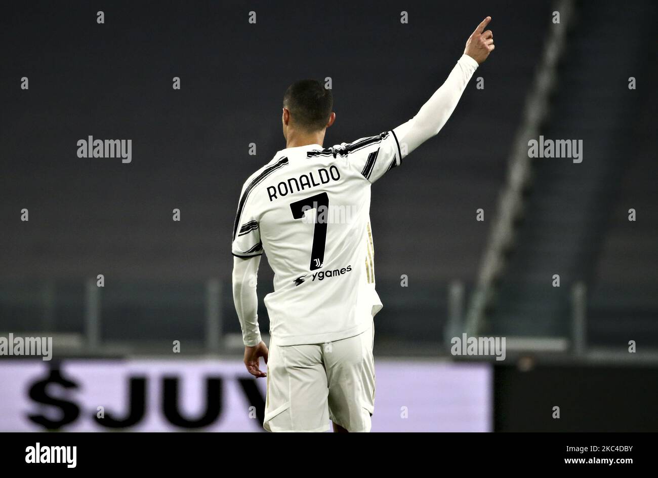 Cristiano Ronaldo von Juventus Gesten während der Serie Ein Spiel zwischen Juventus und Cagliari Calcio im Allianz Stadium am 21. November 2020 in Turin, Italien. (Foto von Giuseppe Cottini/NurPhoto) Stockfoto